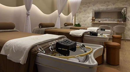 Luxurious spa beds at D'luxe Beauty Salon in Budapest, Magyar, HU, designed for ultimate relaxation and pampering.