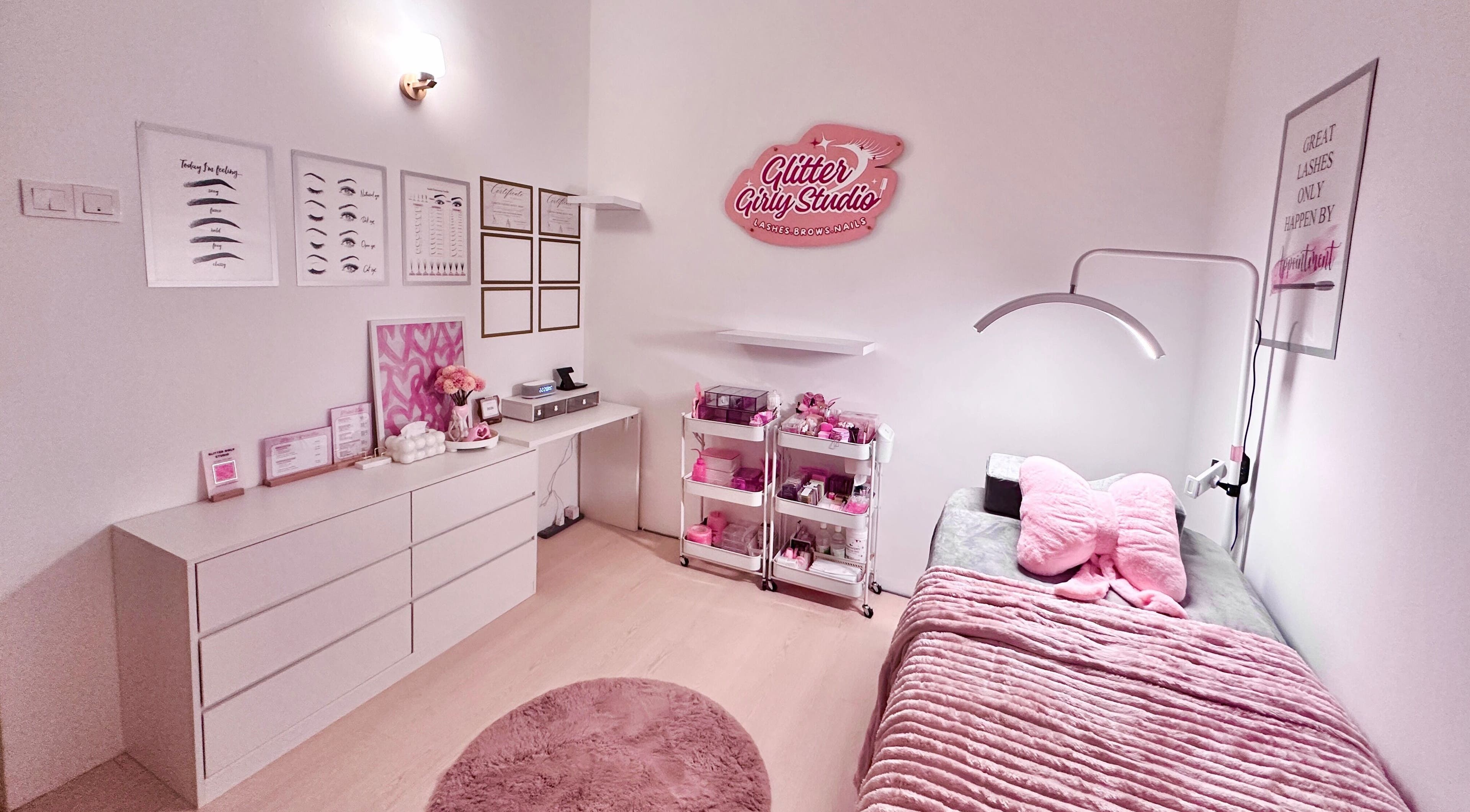 Tranquil treatment room at Glitter Girly Studio in Puchong, Selangor, MY with cozy pink decor.