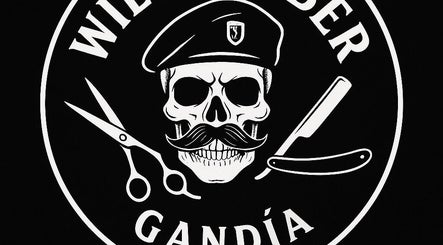 Logotipo de Will Barber Gandia, con diseño de calavera y tijeras, Gandia, Comunidad Valenciana, ES.