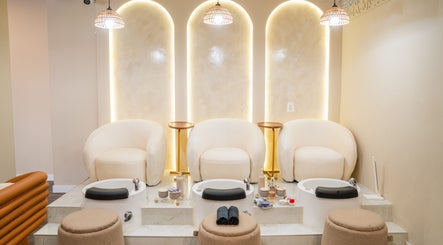 Luxurious pedicure chairs at Mèye, Montréal, Québec, CA, showcasing elegance and comfort.