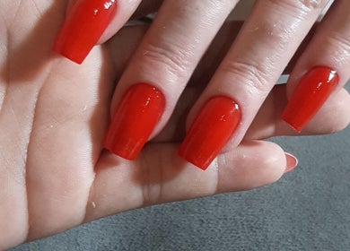 Unhas vermelhas impecáveis no Toque de Mestra, Minas Gerais, Minas Gerais, BR.