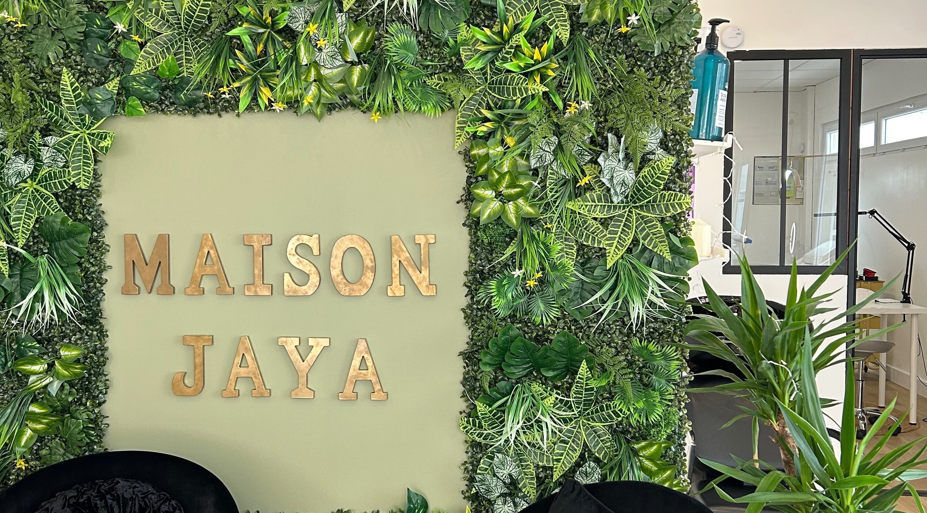 Mur végétal chez GlowByLena, Montpellier, Occitanie, FR, ajoutant une touche de nature et élégance.