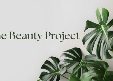 The Beauty Project logo met monstera bladeren in Boortmeerbeek, Vlaanderen, BE.