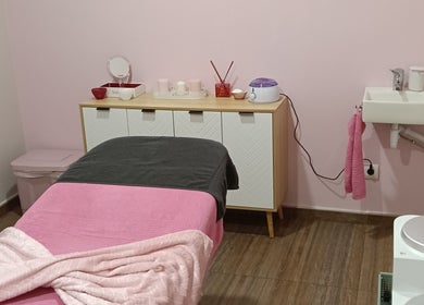 Sala de estética en Paula Mardones - Estética Integral, Logroño, La Rioja, ES. Ambiente acogedor y relajante.