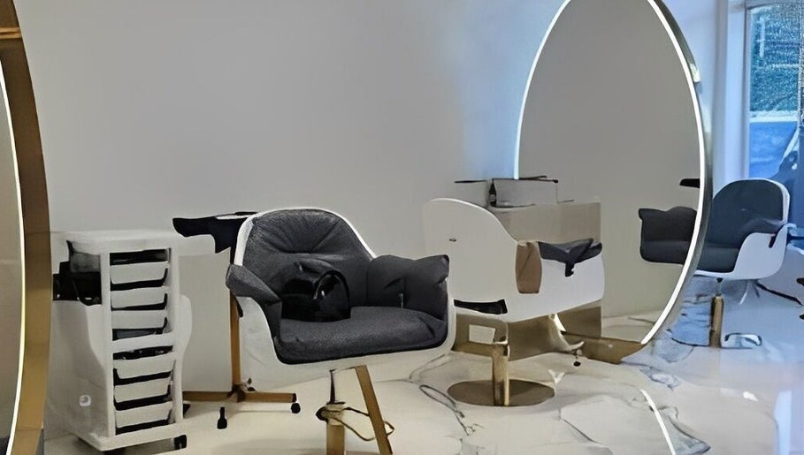 Luxury salon chair and mirror at Bella’s Image Salon, Miami Gardens, Florida, US.