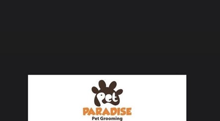 Pet Paradise logo with paw design at Egkomi Lefkosias, Lefkosia, CY.