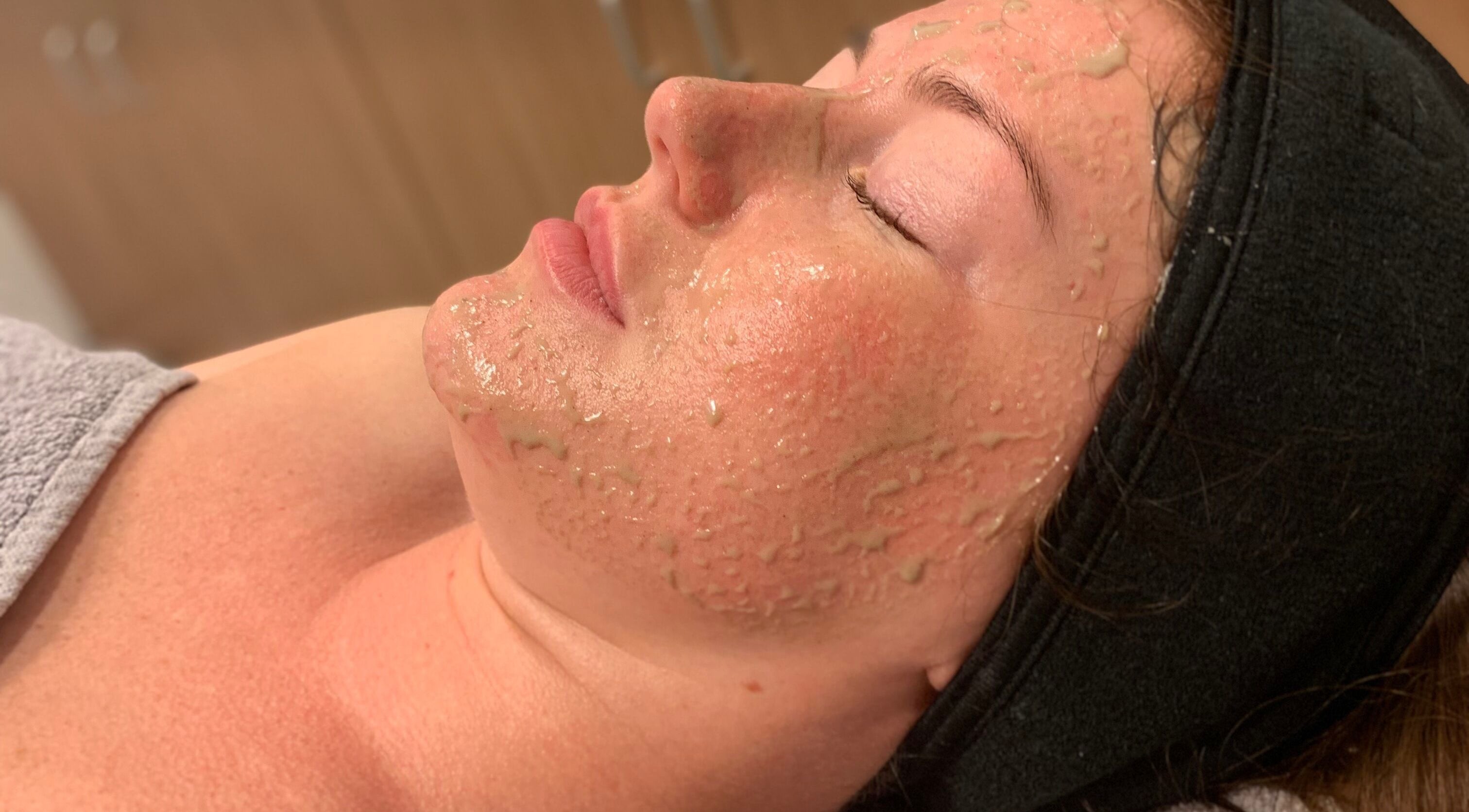 Relaxing facial treatment at Wellness At The Thames, Sandford-on-thames, England, GB.