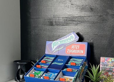 Kaugummidisplay und Pflanzen bei TASCAIR® Bensheim, Hessen, DE