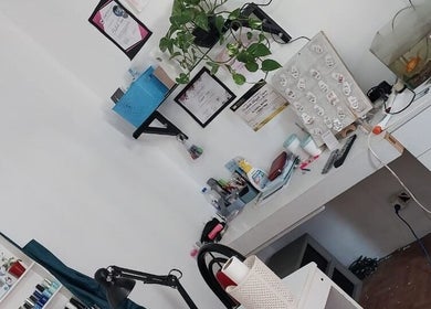 Espacio de trabajo en Burbuja, Ciudad Jardín El Libertador, Provincia De Buenos Aires, AR, con plantas decorativas.