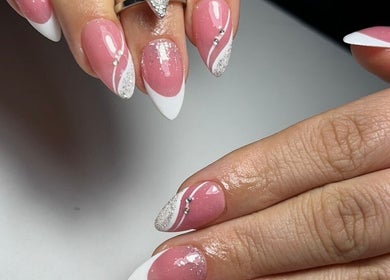 Uñas decoradas en Burbuja, Ciudad Jardín El Libertador, Provincia De Buenos Aires, AR.