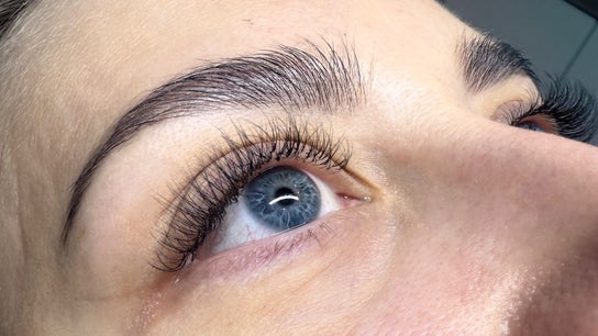 aliste_lashesandbrows