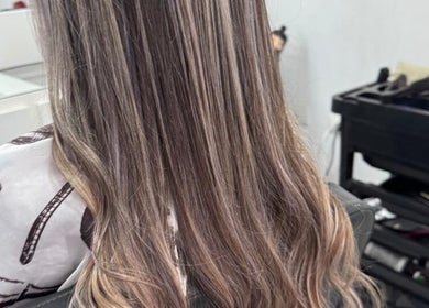 Elegant hair highlights at Salón de Marycarmen, Aguascalientes, Aguascalientes, MX.