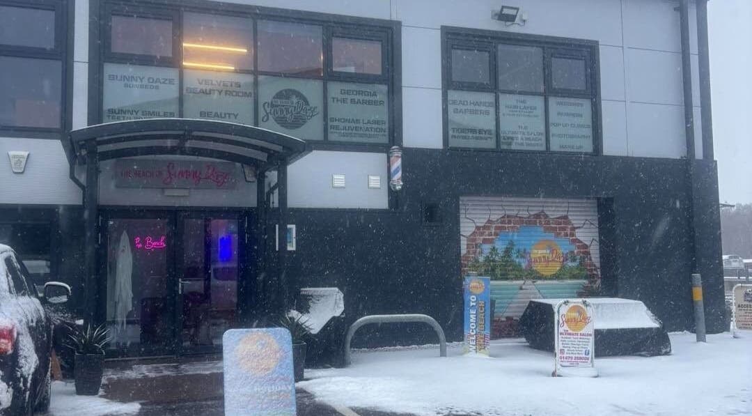 Front view of Mane Event in snowy Aviemore, Scotland, GB showcasing various beauty services.