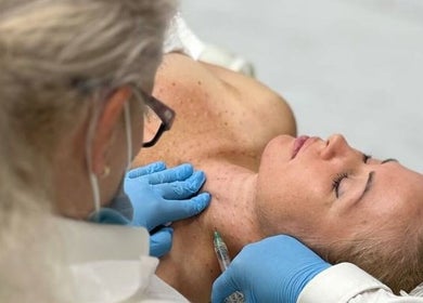 Expert injecting treatment at London Skin Therapy, Hounslow, England, GB for rejuvenated skin.