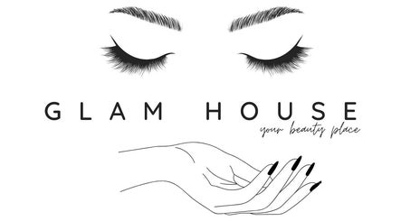 Logo GLAM HOUSE YOUR BEAUTY PLACE w Tarnowskie Góry, Województwo Śląskie, PL z rzęsami i dłonią.