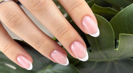 Elegancki manicure w GLAM HOUSE YOUR BEAUTY PLACE, Tarnowskie Góry, Województwo Śląskie, PL.