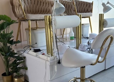 Elegancka stacja do manicure w GLAM HOUSE YOUR BEAUTY PLACE, Tarnowskie Góry, Województwo Śląskie, PL.