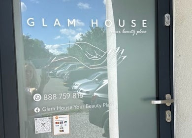 Drzwi wejściowe Glam House Your Beauty Place, Tarnowskie Góry, Województwo Śląskie, PL.