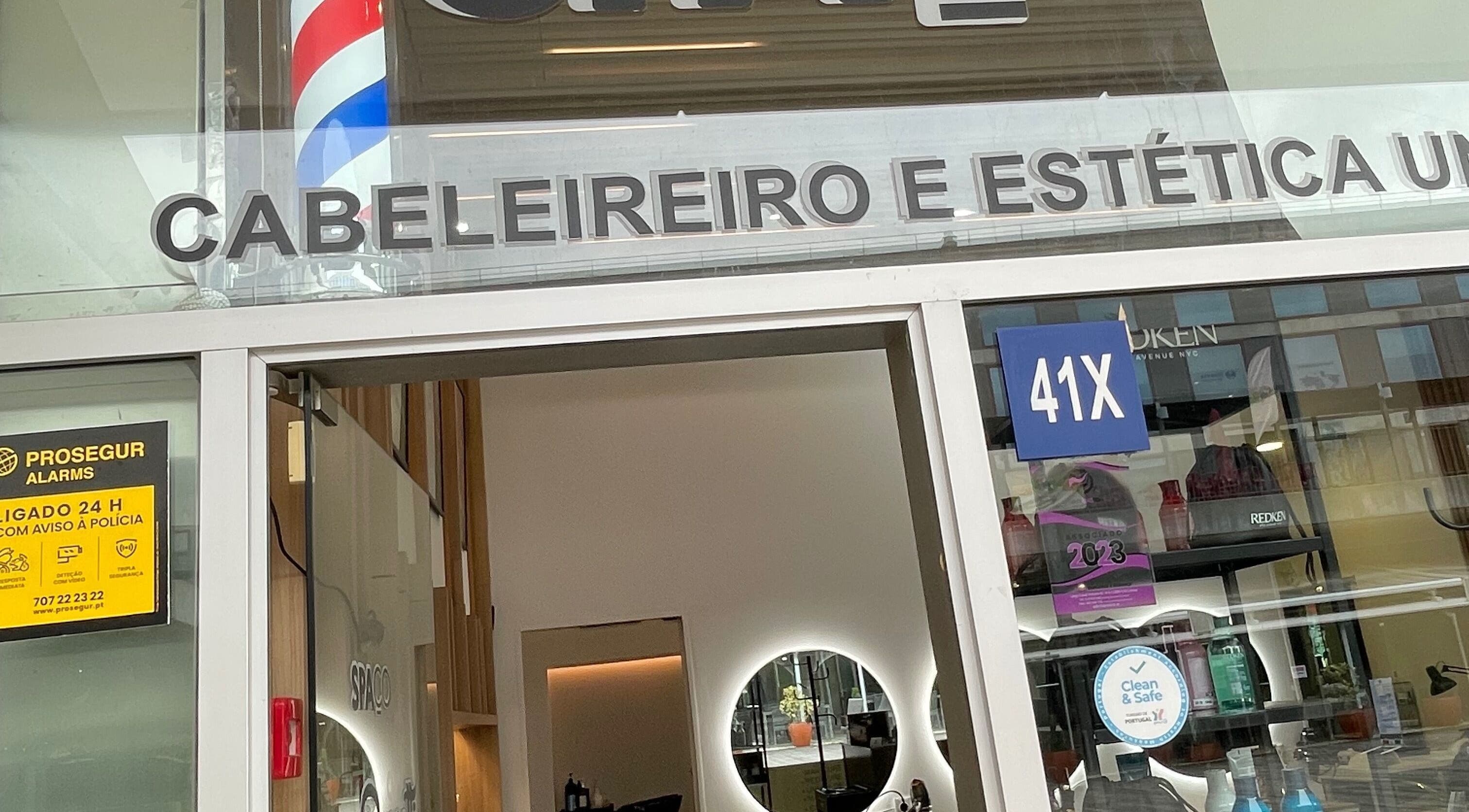 Entrada do Espaço Rossetti - Diego Leal em Lisboa, Lisboa, PT, destacando a fachada moderna.