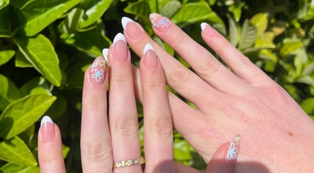 Elegant floral nail art at Jad.edNails, West Pennant Hills, New South Wales, AU. Perfect manicure style.