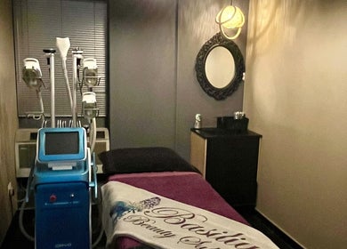 Relaxing treatment room at Basiliah Beauty Salon Tan Can, Pretoria, Gauteng, ZA featuring modern equipment.