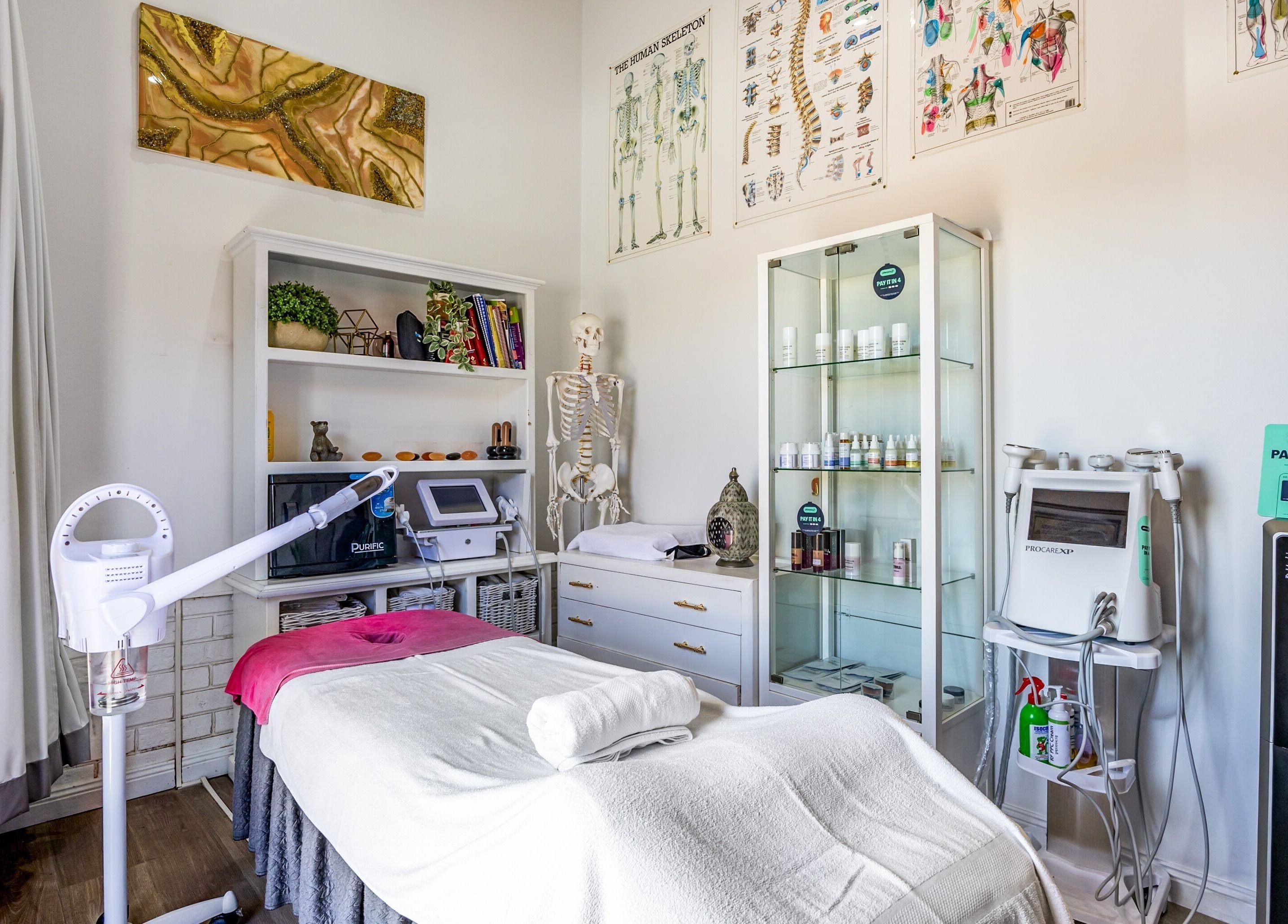 Tranquil therapy room at Blossom Remedial Therapist, Melbourne, Victoria, AU. Modern equipment and soothing decor.