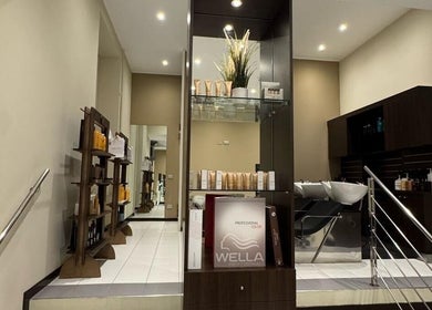 Interno elegante del Louis Martinez Atelier a Milano, Lombardia, IT.