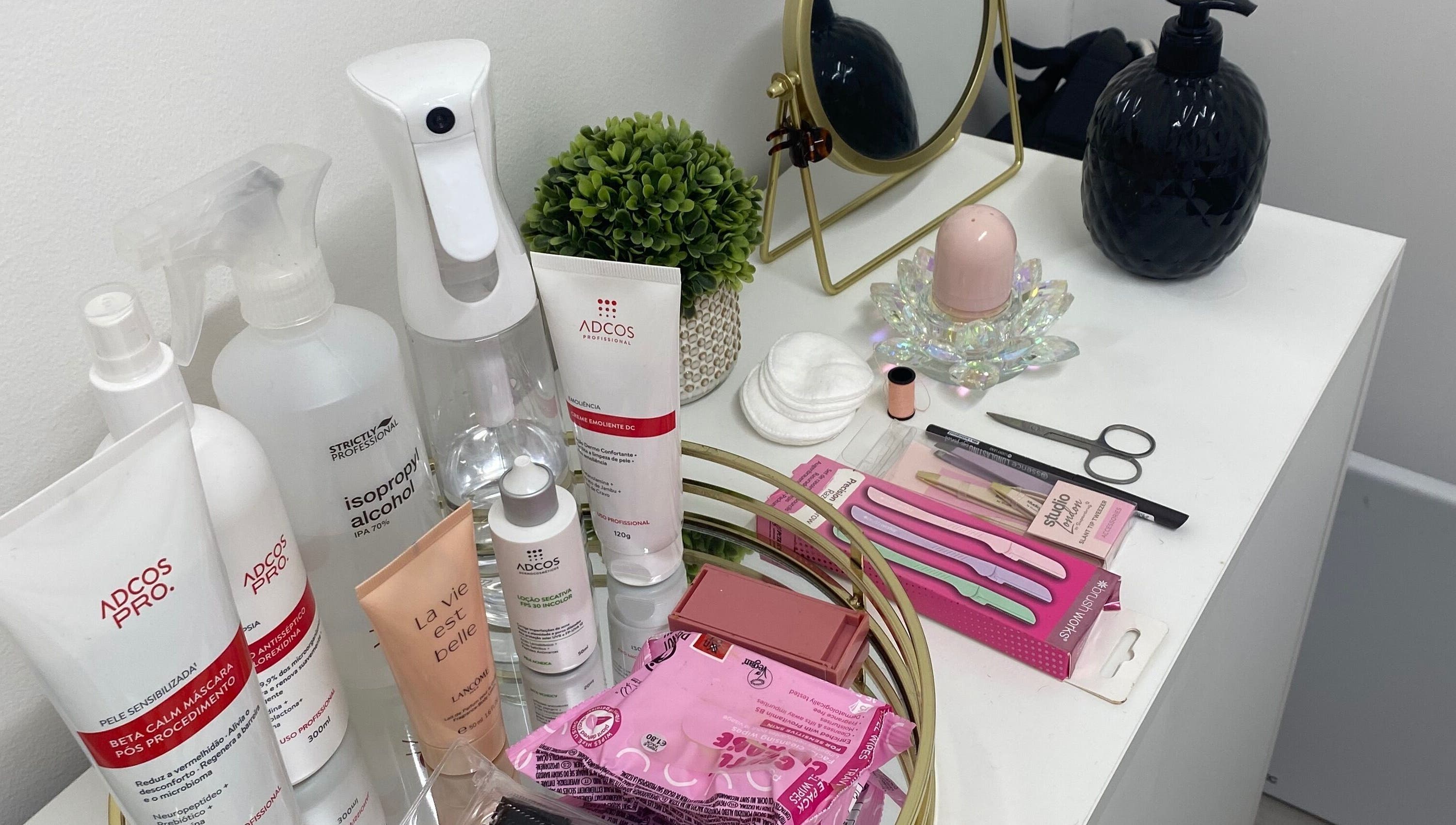 Beauty tools and skincare at Duo Essence, Dublin, County Dublin, IE showcase a ready-to-use professional setup.