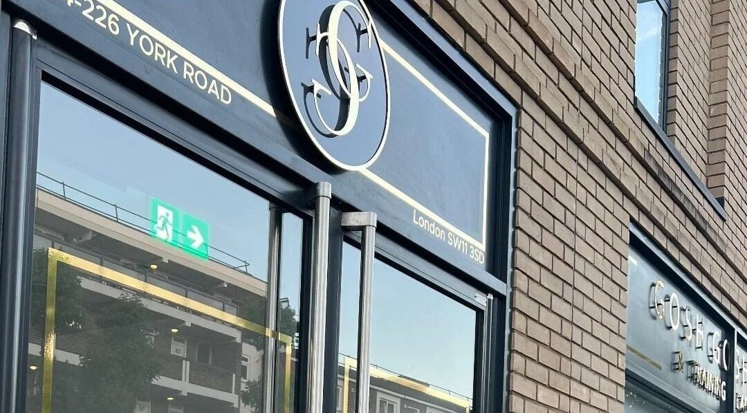 Entrance of Gosh Gosh Clinic Battersea, located in London, England, GB.