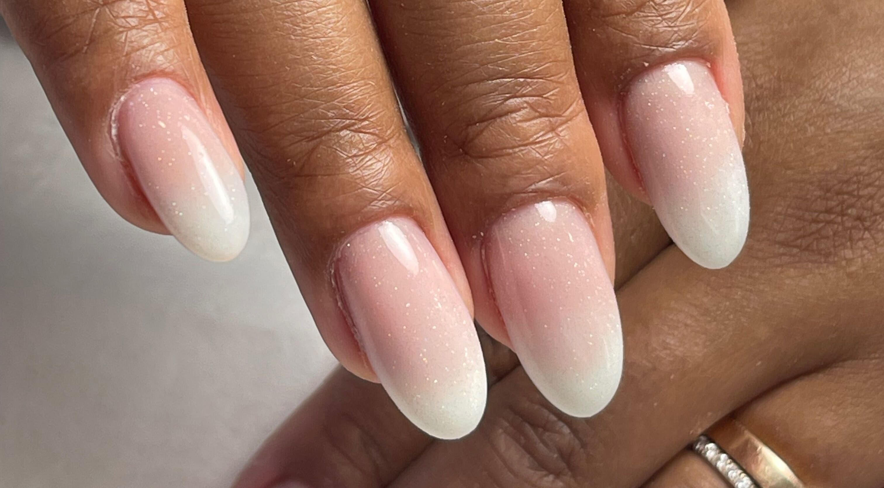 Unhas com degrade elegante no Tatiana Bastos Beauty Center, Esch-sur-alzette, Esch-sur-alzette, LU.