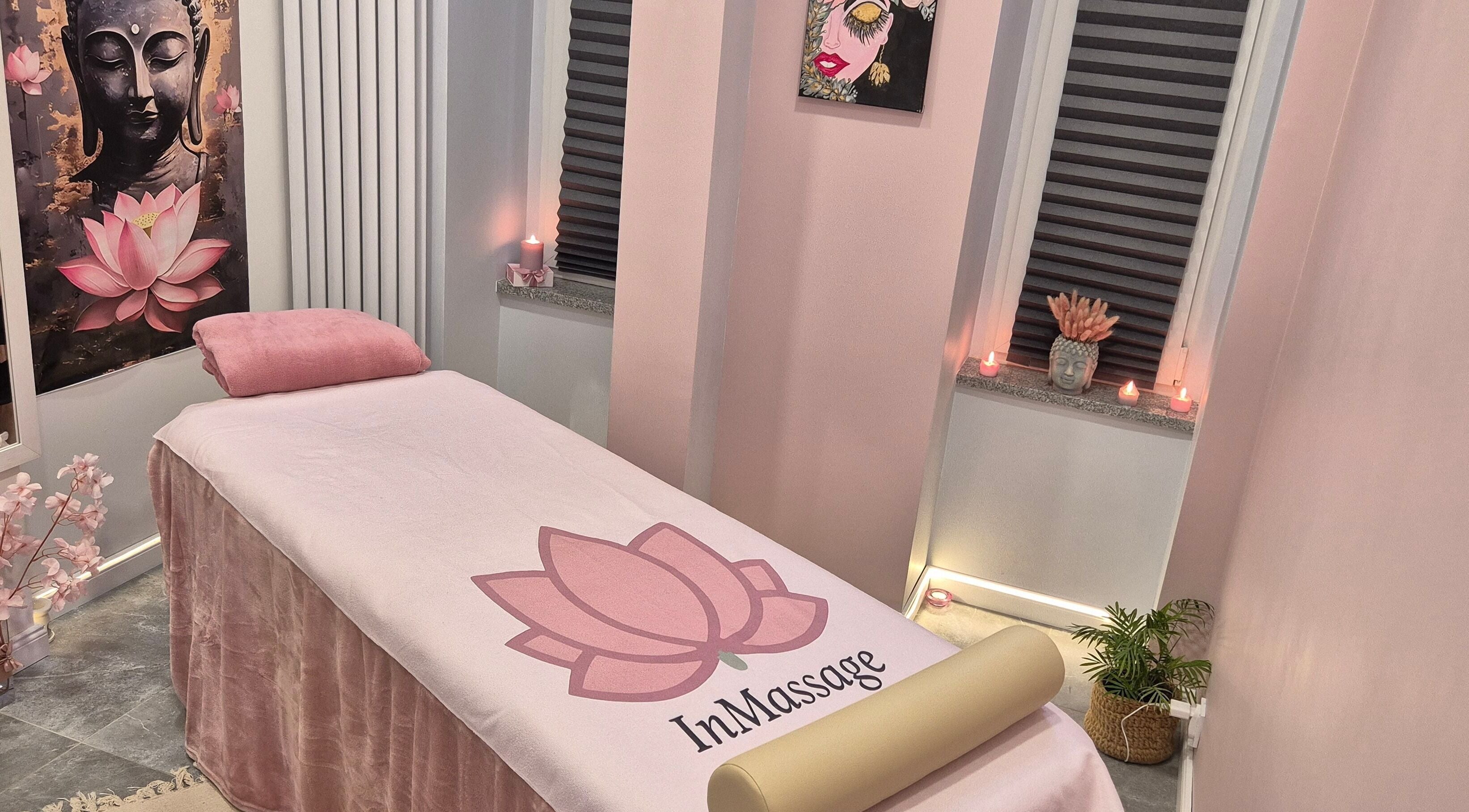 Salon InMassage w Szczecinie, Województwo Zachodniopomorskie, PL, z kojącym wystrojem i dekoracjami.