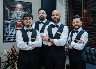 Professional team at Ali N Barbershop, Den Haag, Zuid-holland, NL, showcasing stylish haircut services.