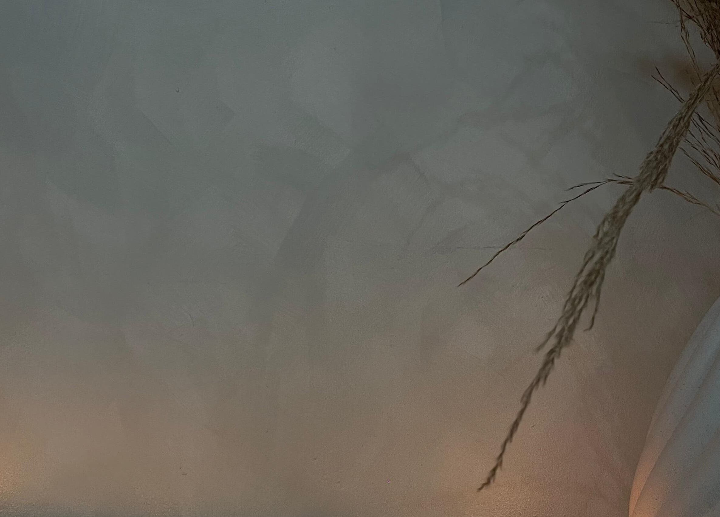 Vaso decorativo en Salon de Estetica Family, Antofagasta, Antofagasta, CL, creando un ambiente sereno.