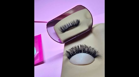 Luxury eyelash extensions displayed with a mirror reflection at BROOKE ASHTON EDEN, Niagara Falls, Ontario, CA.