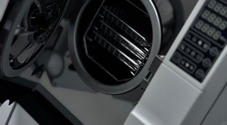 Sterylizator w VB_NAILS_ROOM_KRAKOW, Kraków, Województwo Małopolskie, PL zapewnia bezpieczeństwo zabiegów.