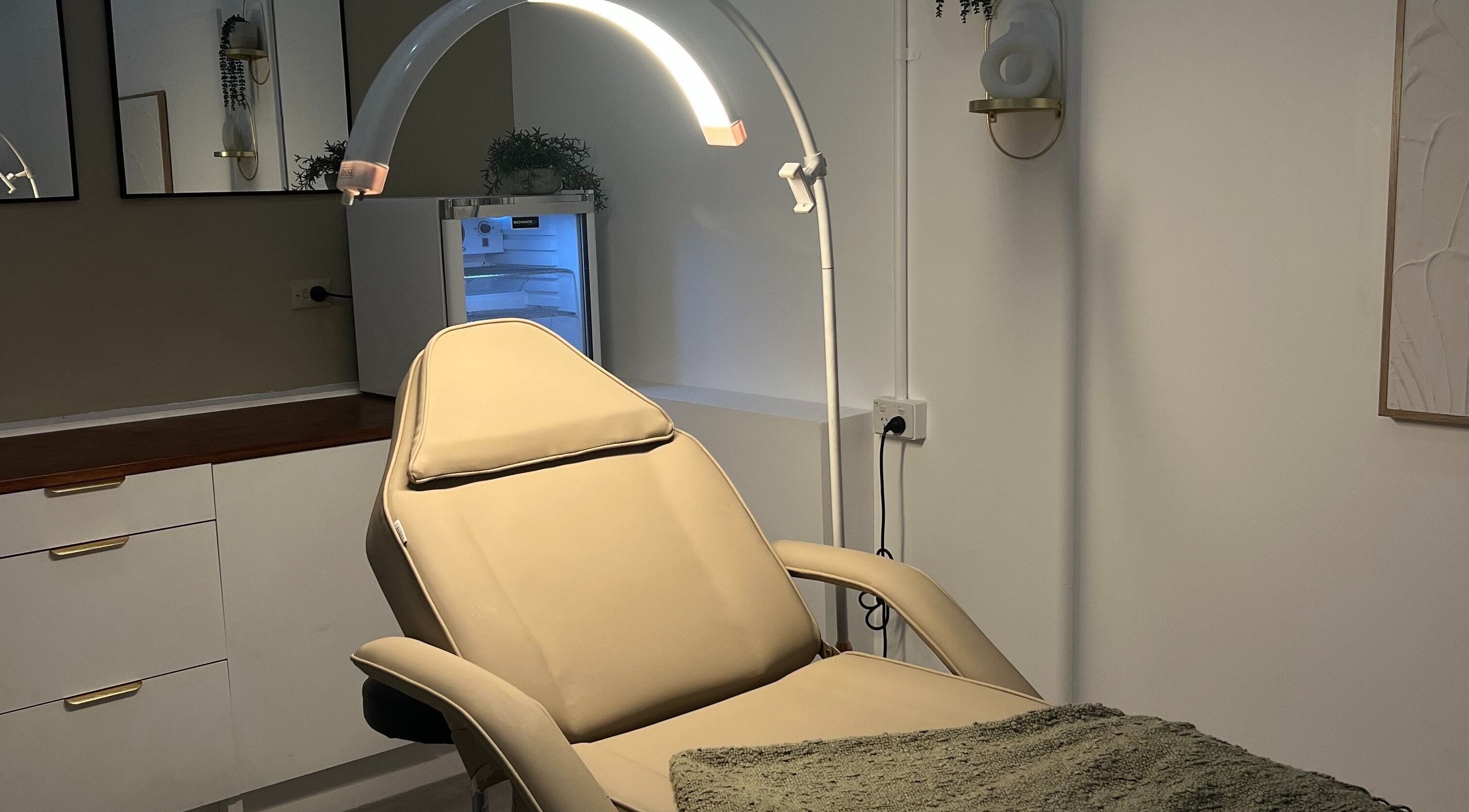 Luxurious treatment chair at Sach Aesthetics, Adelaide, South Australia, AU, perfect for relaxation.