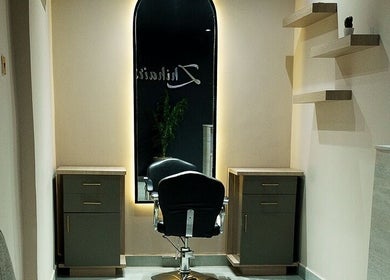Modern salon chair at Zhihairspa in Port Harcourt, Rivers, NG, showcasing sleek and stylish design.