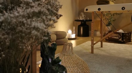 Cozy therapy space at Fabiana Costa Terapeuta Energética e Multidimensional, Lisboa, Lisboa, PT.