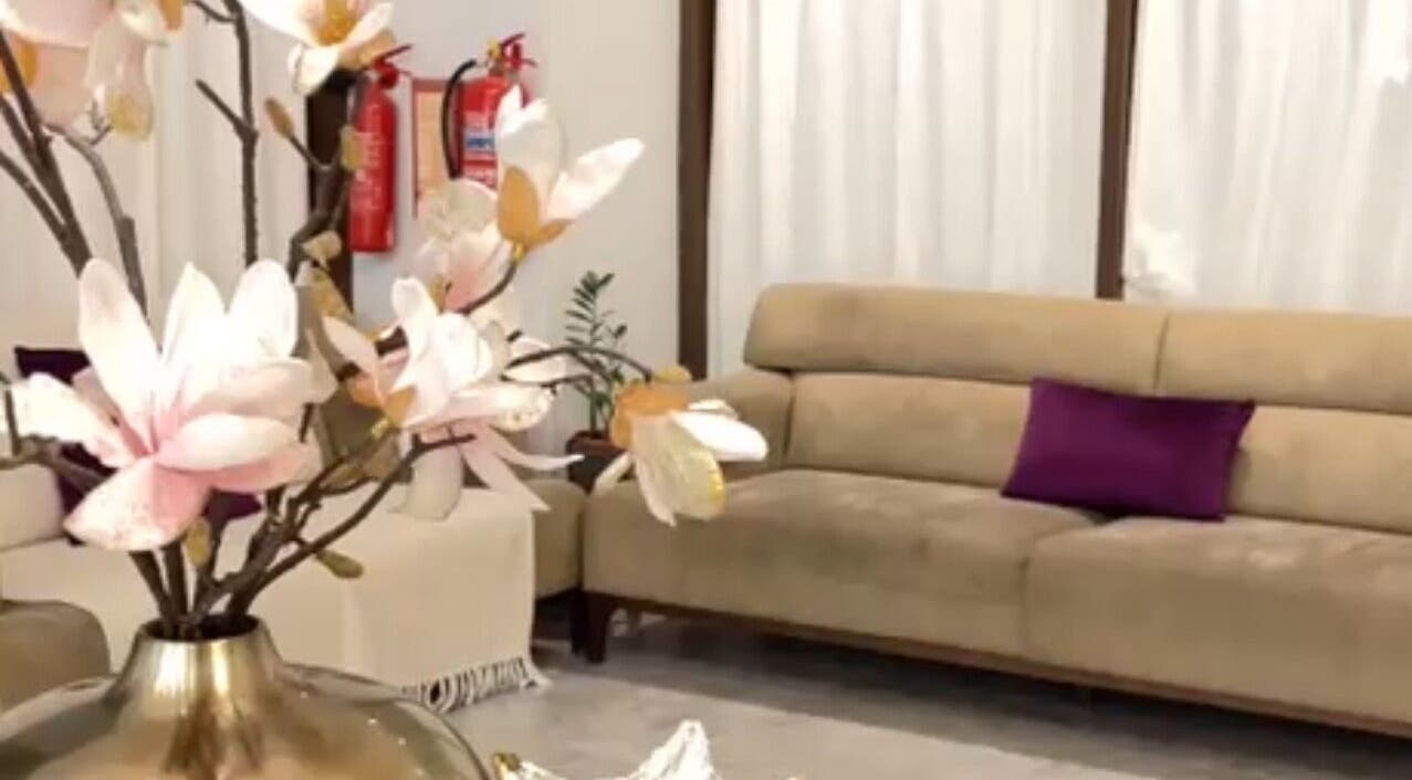 ديكور داخلي مريح في صالون Beauty Forever Salon في الخبر، المنطقة الشرقية، السعودية.