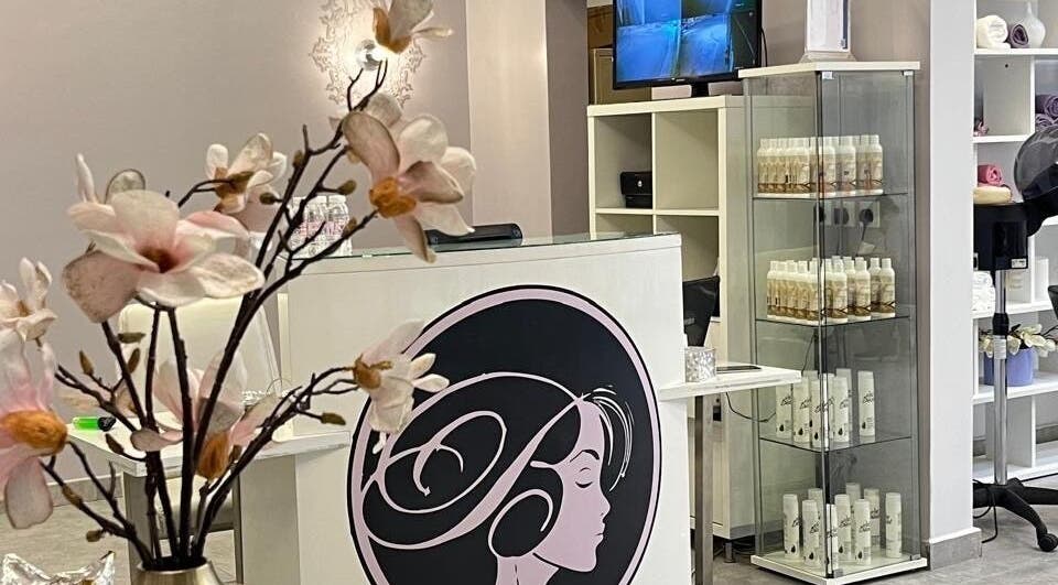 زهور طبيعية ومكتب استقبال في Beauty Forever Salon، الخبر، المنطقة الشرقية، السعودية.