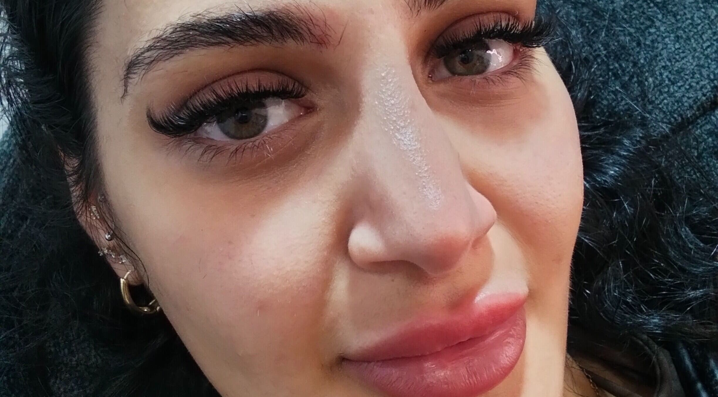 Penampilan bulu mata tebal di Lashes Bali, Bali, ID memberikan kesan elegan dan menawan.