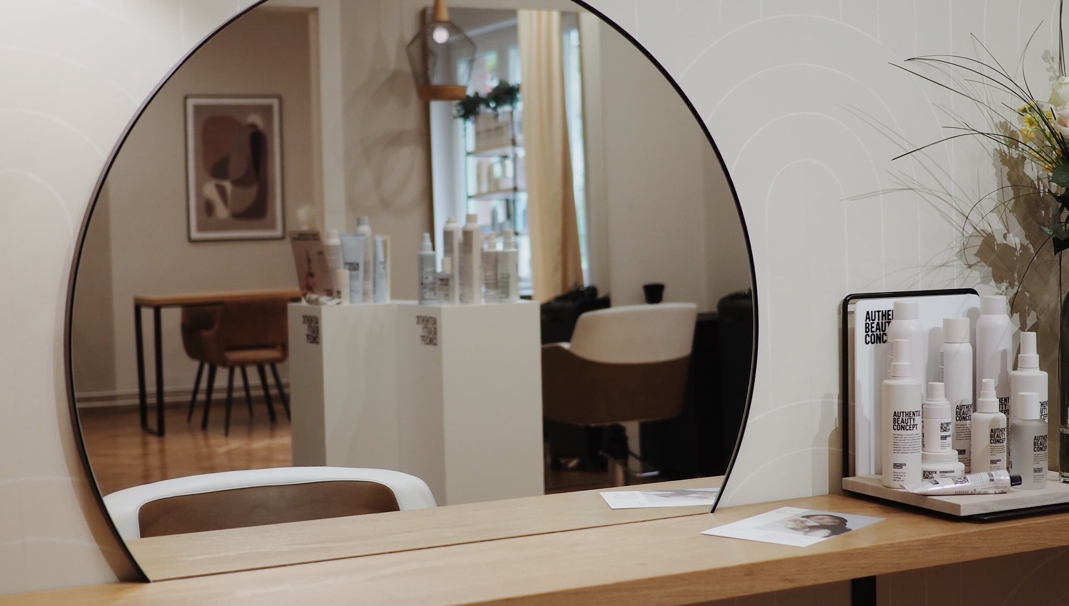 Unutrašnjost salona Ritual by Marko Zirdum - Zagreb, nudi sofisticirani ambijent u Zagrebu, Grad Zagreb, HR.