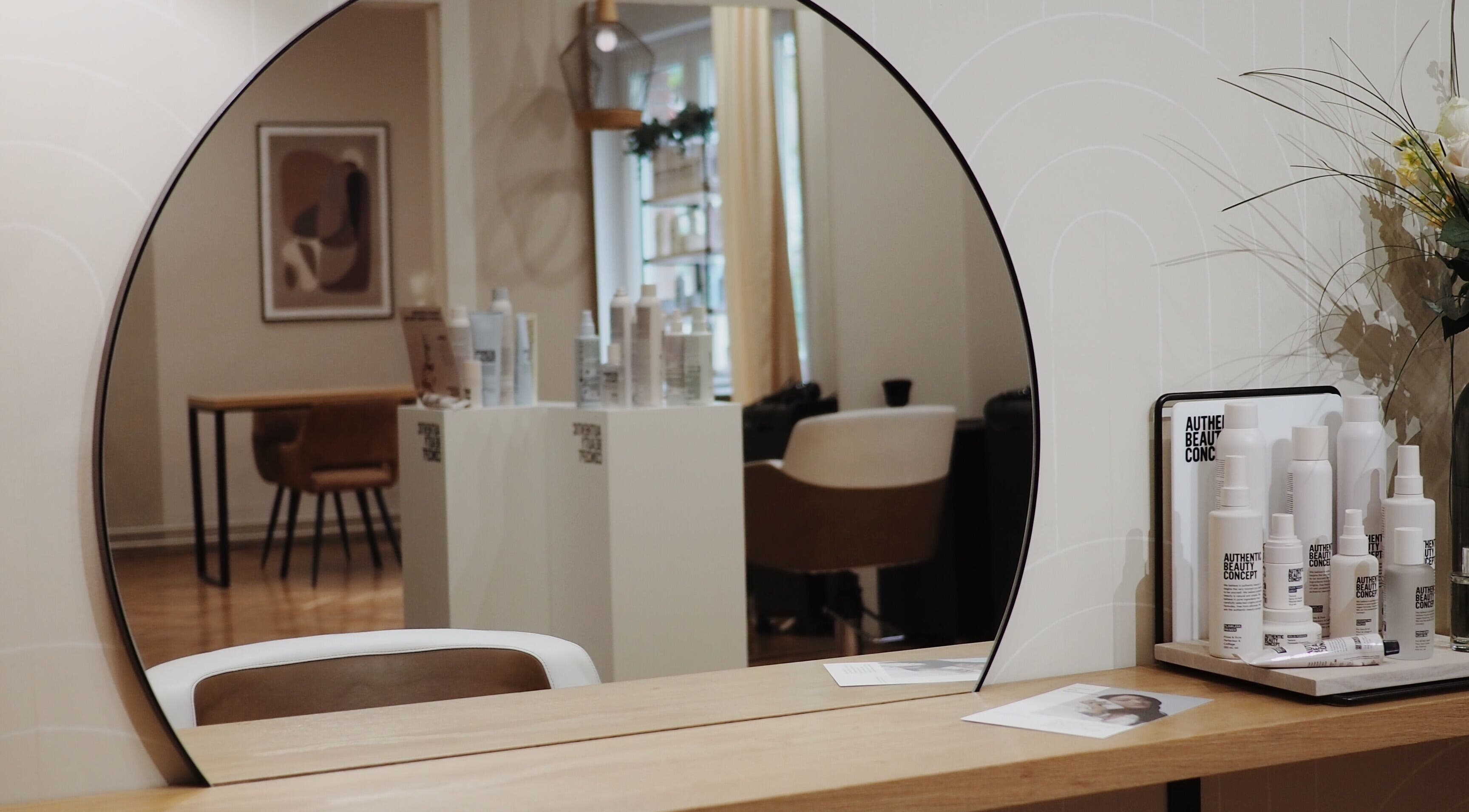 Unutrašnjost salona Ritual by Marko Zirdum - Zagreb, nudi sofisticirani ambijent u Zagrebu, Grad Zagreb, HR.