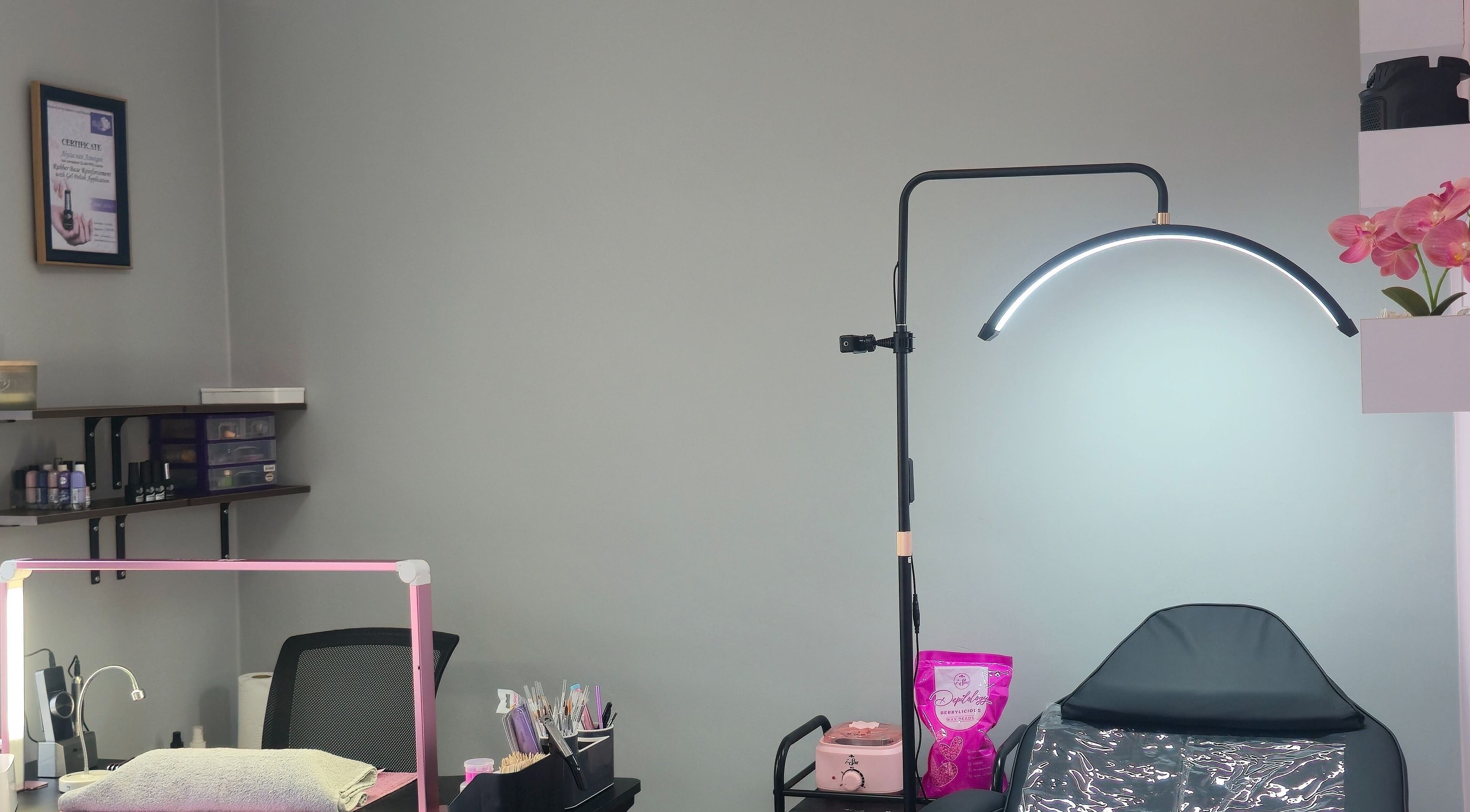 Nail Therapy By Alycia, Thabazimbi, Limpopo, ZA: A peaceful nail station with modern decor and soothing ambience.