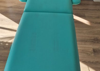 Camilla de masaje en la sala de Masaje a domicilio Barcelona - John Fuentes, Barcelona, Catalunya, ES.