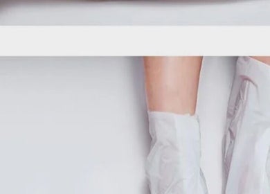 Процедура манікюру та педикюру в салоні Manicure Pedicure, Pruszków, Województwo Mazowieckie, PL.