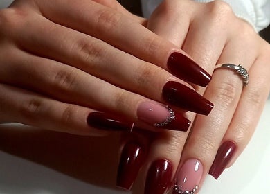 Вишуканий манікюр у салоні Manicure Pedicure, Pruszków, Województwo Mazowieckie, PL.