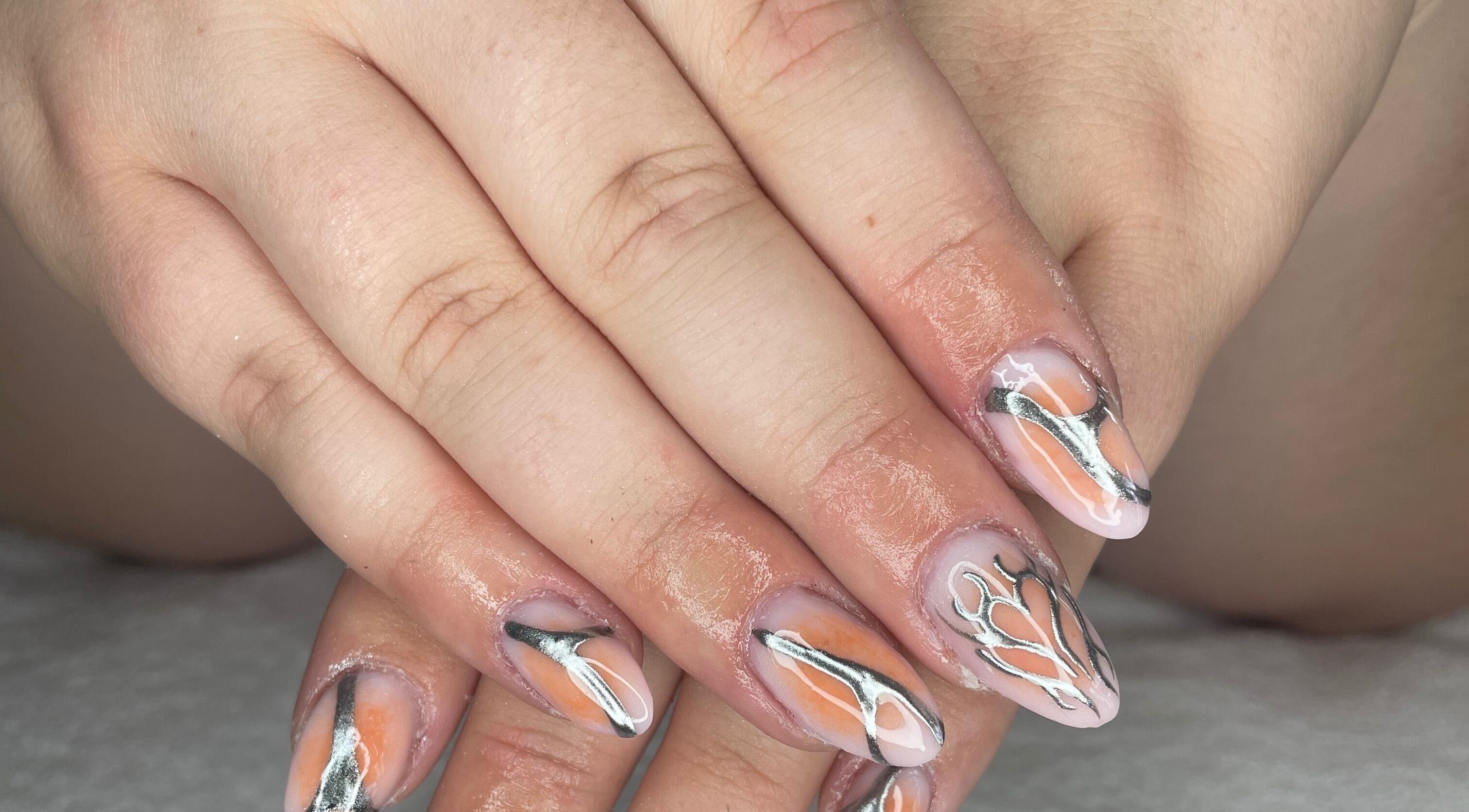 Nail art élégant chez Le Cocon De Lou à Valence, Auvergne-rhône-alpes, FR.