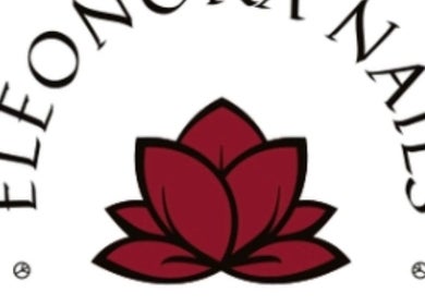 Logo elegante di Eleonora Nails a Almè, Lombardia, IT con fiore rosso su sfondo bianco.