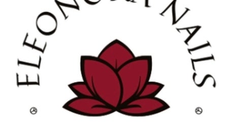 Logo elegante di Eleonora Nails a Almè, Lombardia, IT con fiore rosso su sfondo bianco.